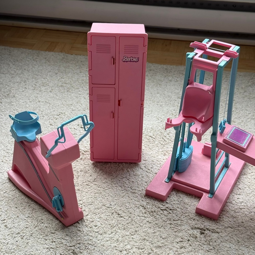 Vintage 1984 Barbie Get Physical Gym Playset Locker Bike Weight Machine 7975